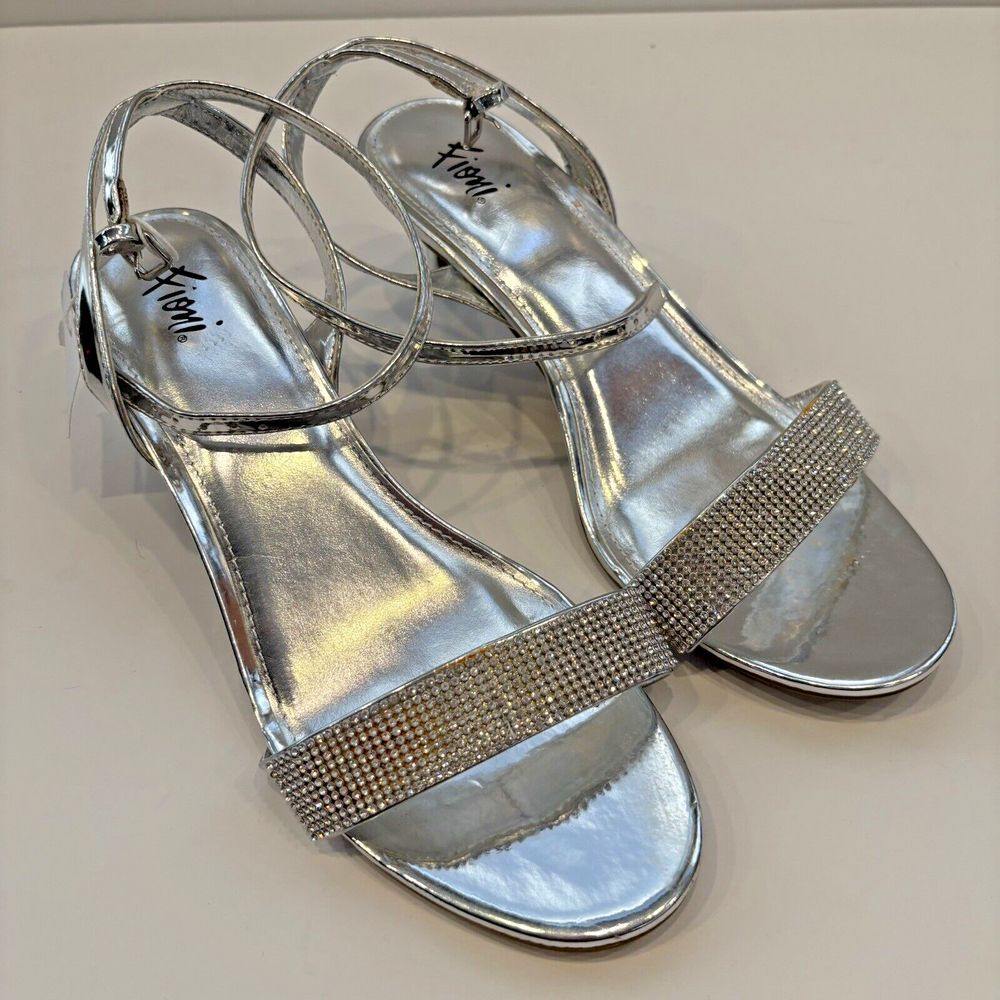 Fioni Women's Honey Silver Rhinestones Low‎ Heel Strappy Sandal Shoes Size 9.5 W